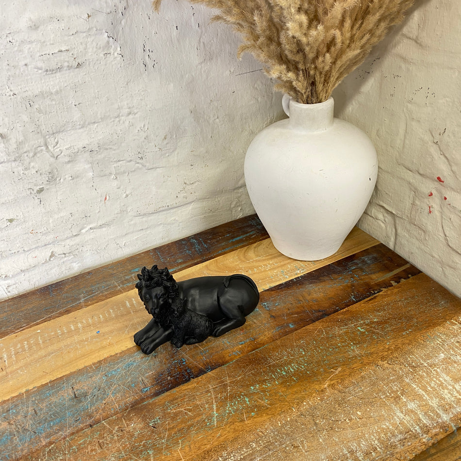 Ornament Löwe schwarz Polyresin 16cm