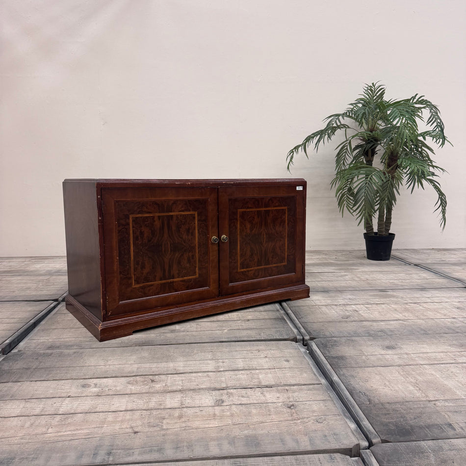 Exklusive Kommode Wurzelholz mit feinen Intarsien Sideboard Stilmöbel