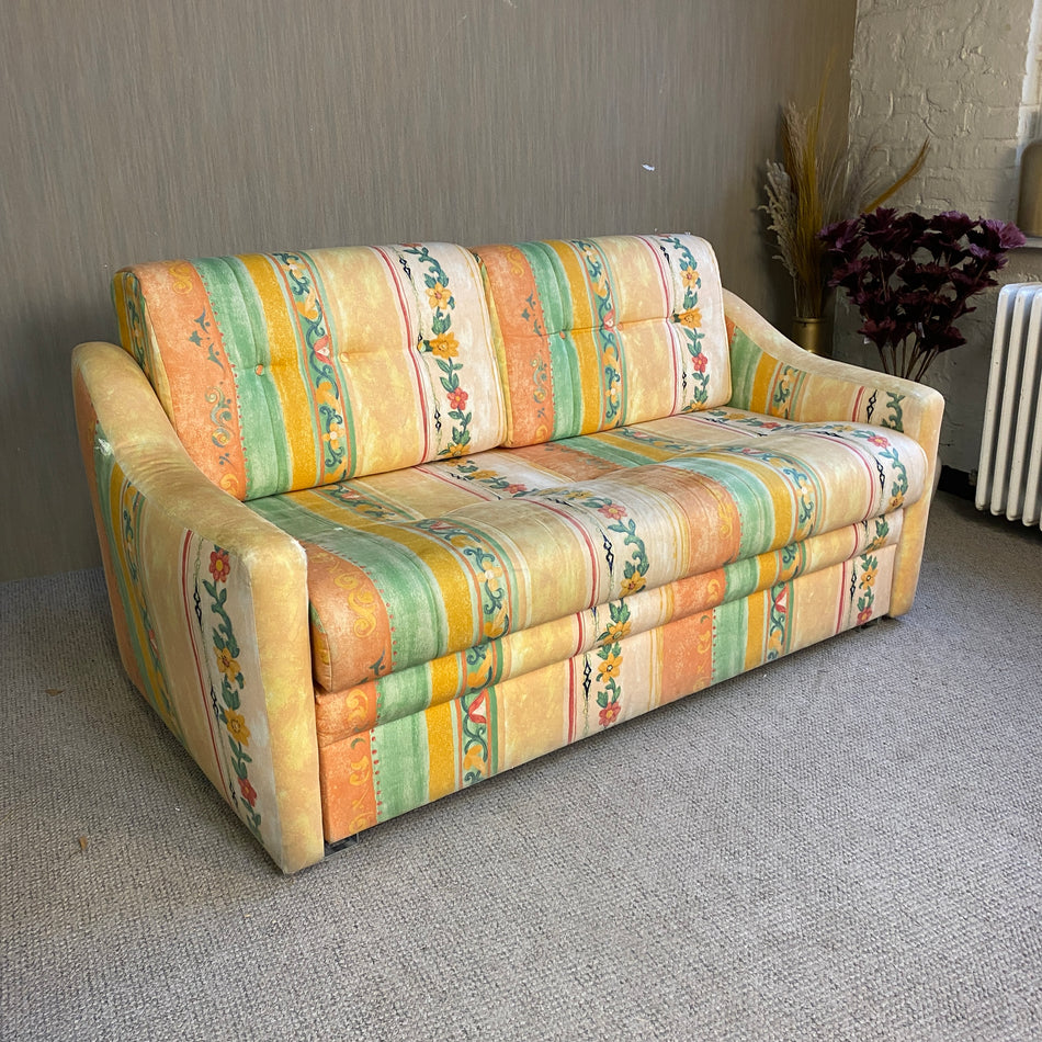 Vintage Schlafsofa im bunten Retro-Streifenmuster – ausziehbares Sofa gebraucht