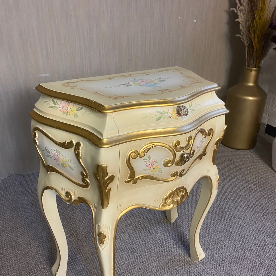 Barocker Vintage Nachttisch creme mit handbemalten Blüten & Goldverzierung Tisch gebraucht