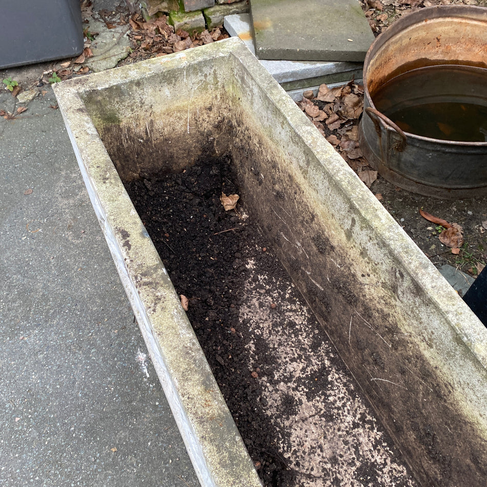 Steindeko Kübel Stein Pflanzkasten mit Relief – gebraucht