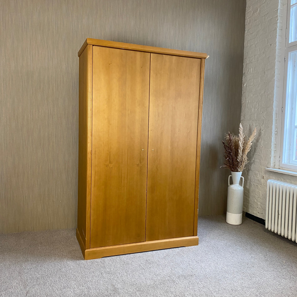Kleiderschrank gebraucht Holz mit Fächern Garderobenstange Schrank 200cm