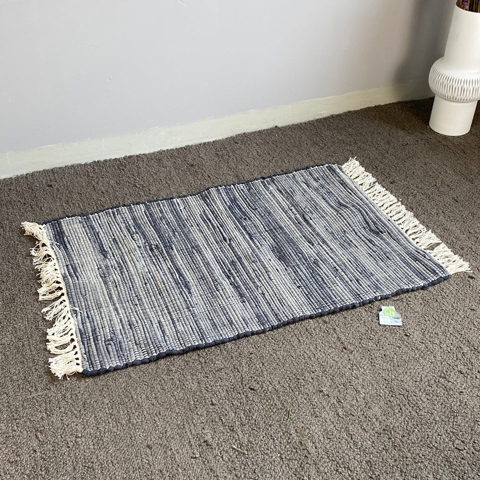 Teppich Vorleger divers 90x60 Fransen dunkelblau