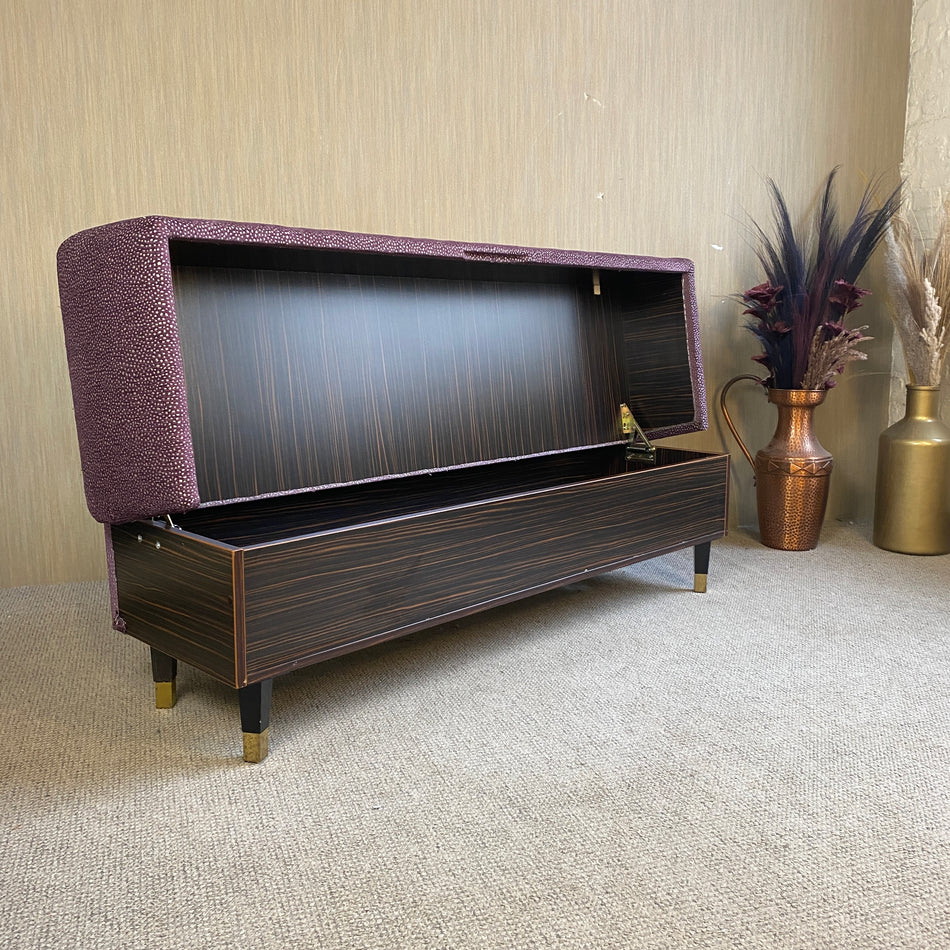 Sitzbank Bettbank groß lila aus Atlantic Hotel Hamburg Hotelqualität gebraucht 160cm
