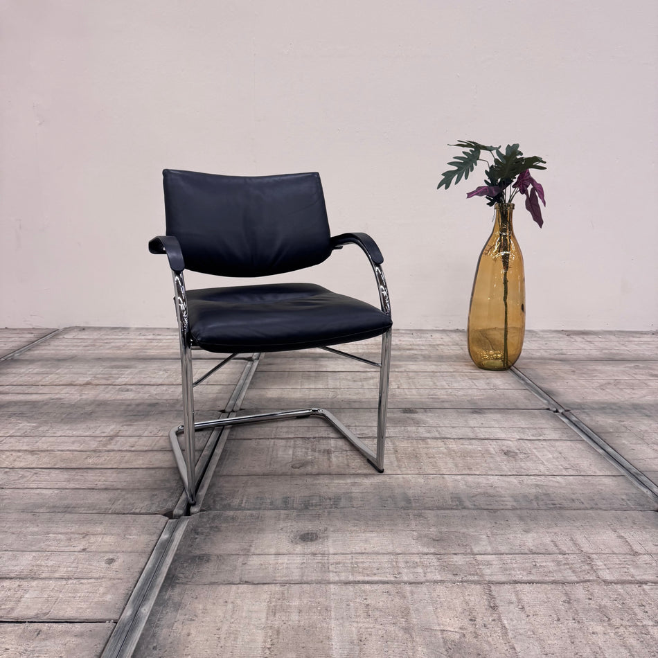 Vitra Freischwinger Schwarz Leder Design-Klassiker Büro Stuhl gebraucht