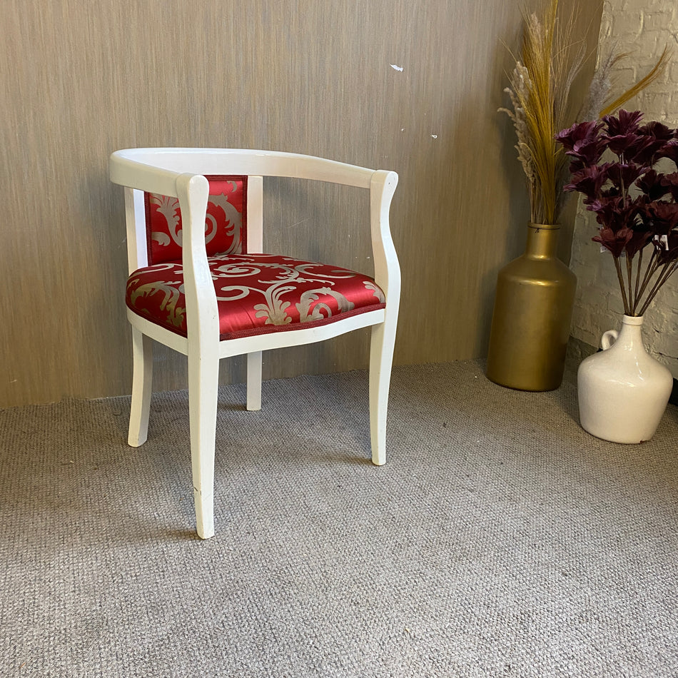 Weißer Cocktailsessel mit rot-goldenem Barockmuster – Vintage Armlehnstuhl Stuhl gebraucht