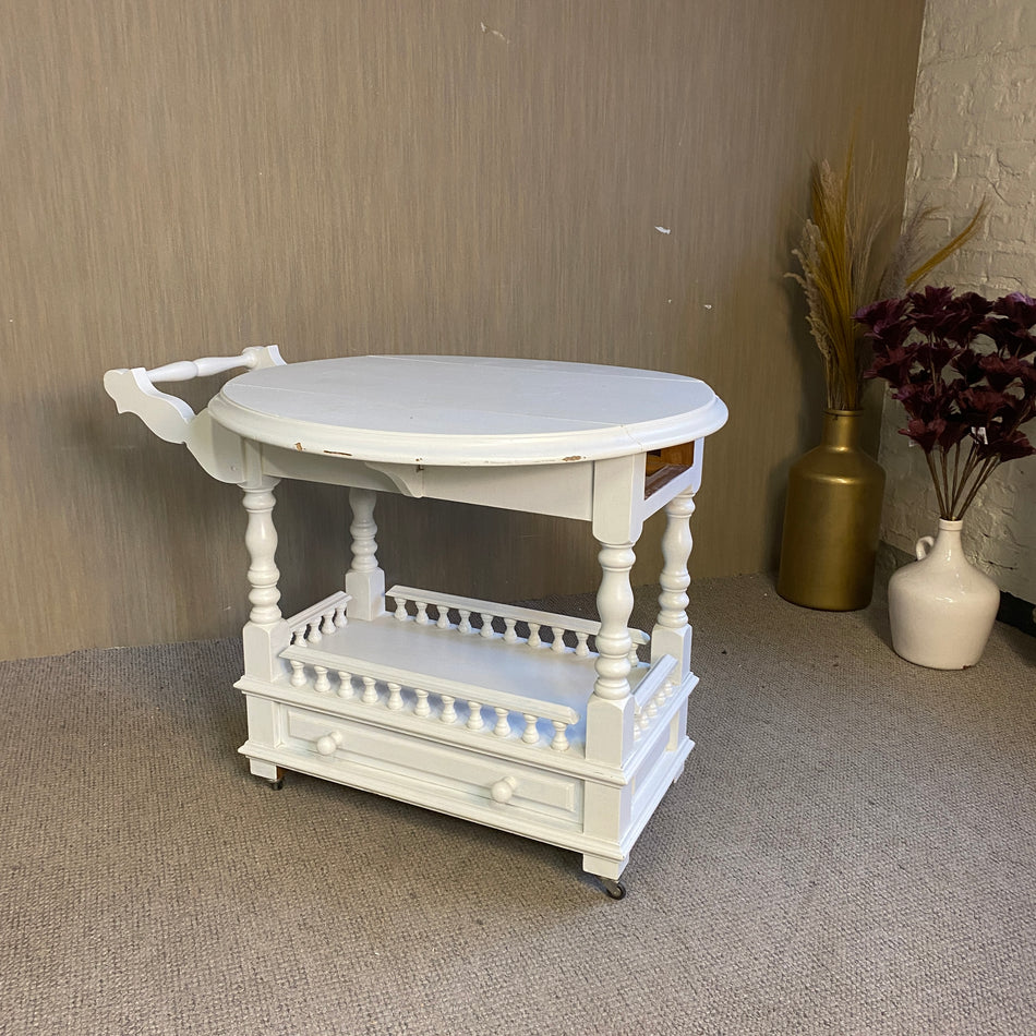 Weißer Servierwagen im Landhausstil – ovaler Teewagen mit Rollen und Ablage Tisch gebraucht