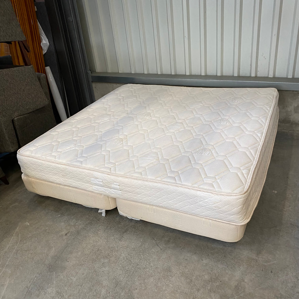 Boxspringbett creme mit Matratze 200x200 Bett gebraucht Doppelbett