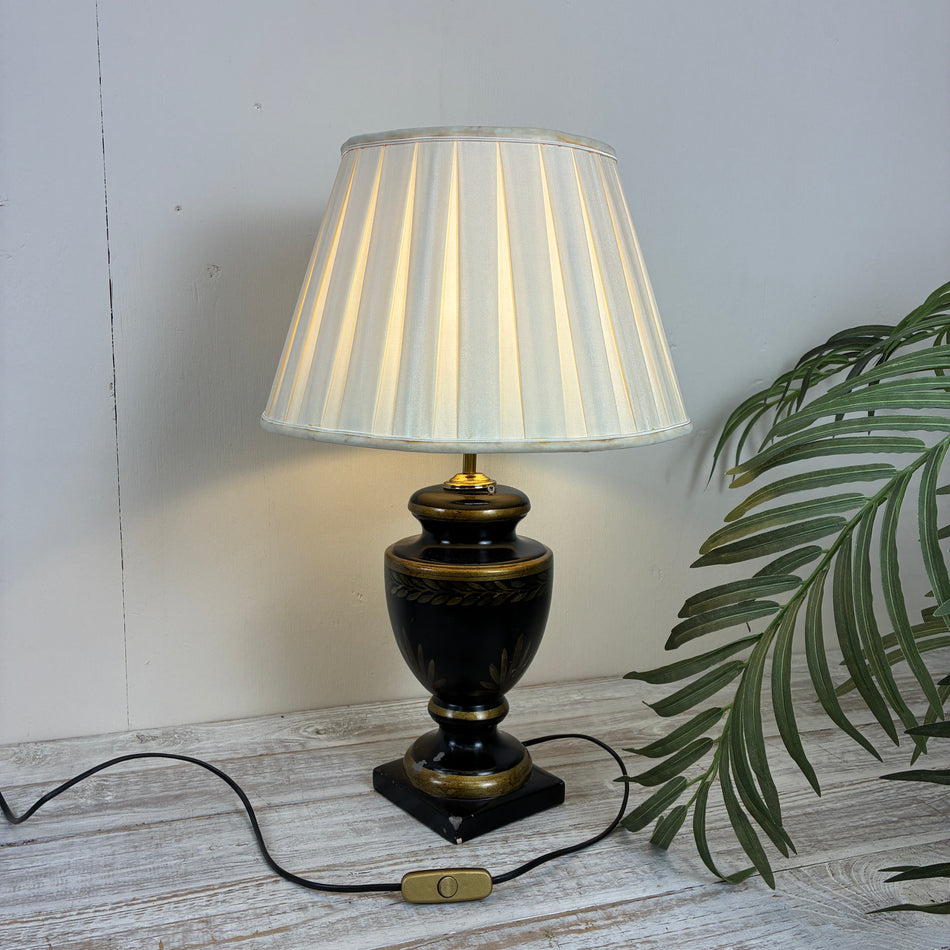 Klassische Tischleuchte im Empire-Stil mit Blattgold Lampe – 5-Sterne Schlosshotel