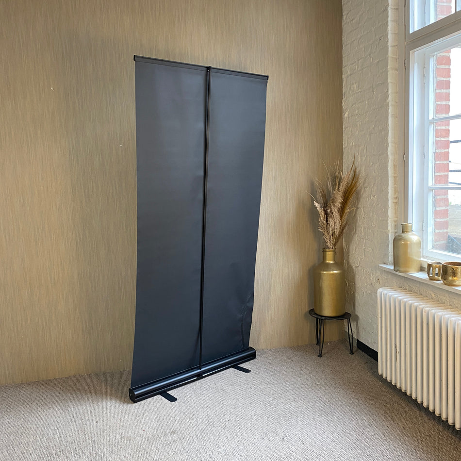 Roll Up Banner gebraucht schwarz Display Aufsteller 210cm