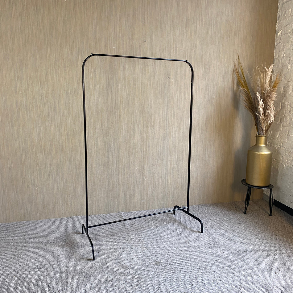 Garderobenständer gebraucht schwarz Metall  150cm