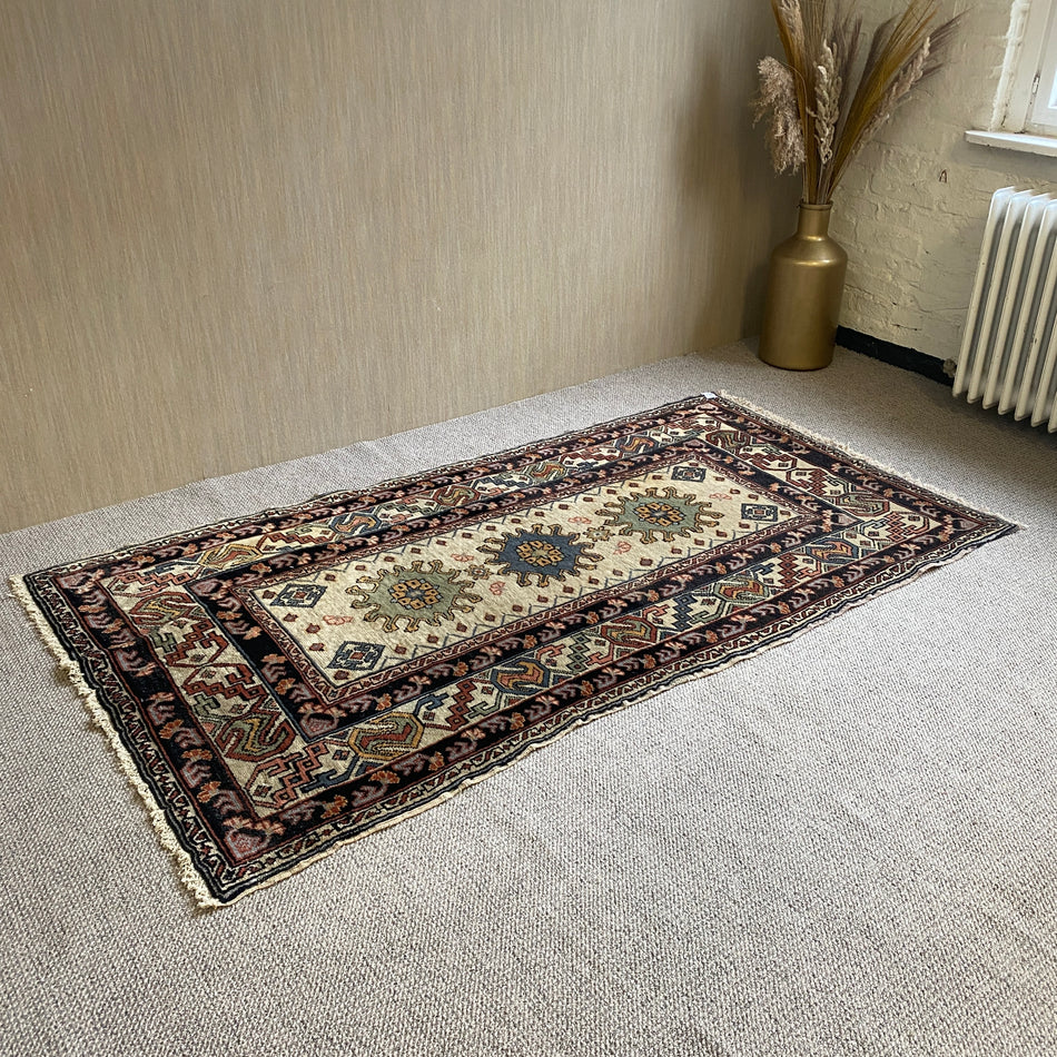 5815 Gashgai, ca. 199x 102 cm.