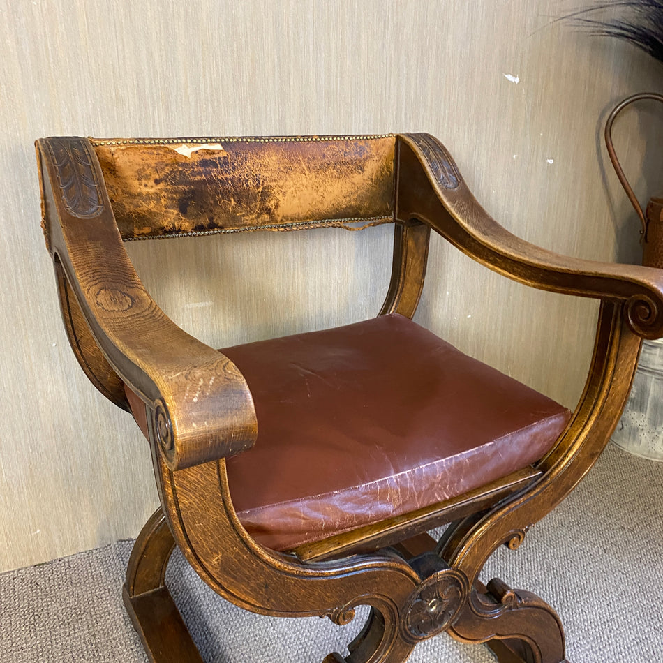 Antiker Scherenstuhl im Renaissancestil Eiche Reliefschnitzerei Stuhl