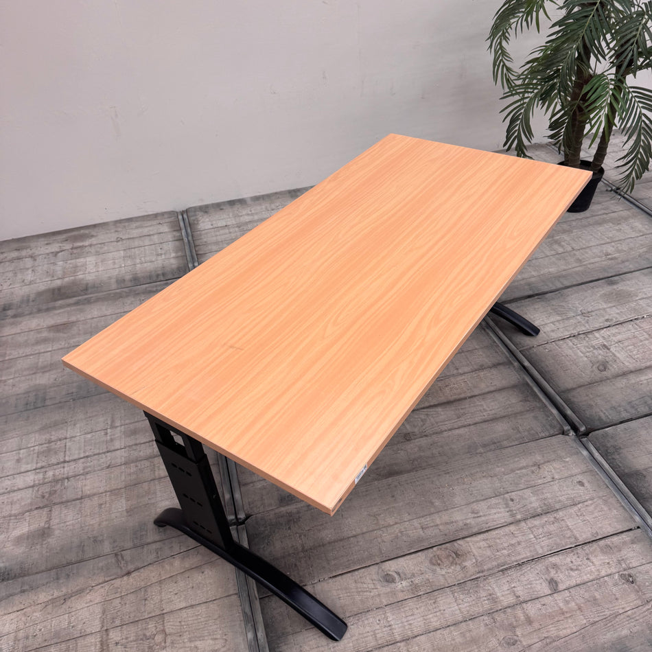 Schreibtisch 160x70cm Bürotisch Hell Metall Schwarz Tisch Gebraucht