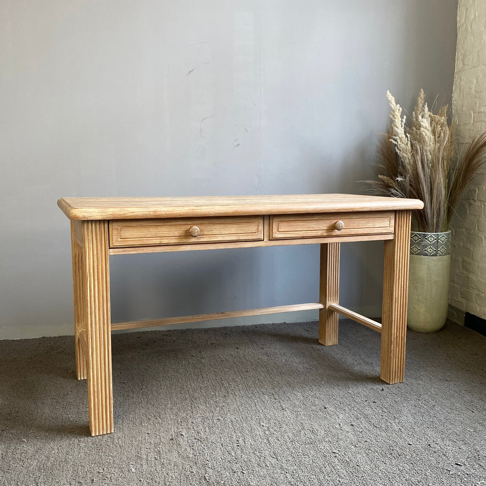 Schreibtisch gebraucht Vollholz 130x60 2 Schubladen Landhaus