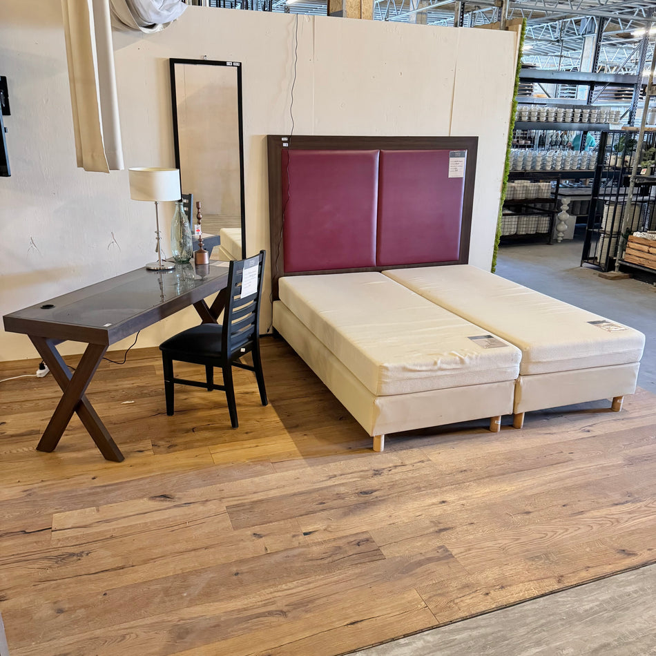 Komplettzimmer mit Einzelbetten & Schreibtisch Twin Zimmer