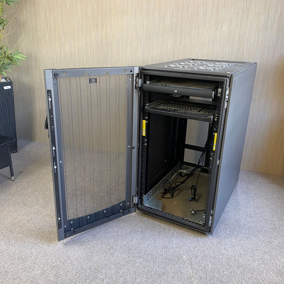 hp TFT720R Serverschrank gebraucht dunkelgrau Metall rollbar