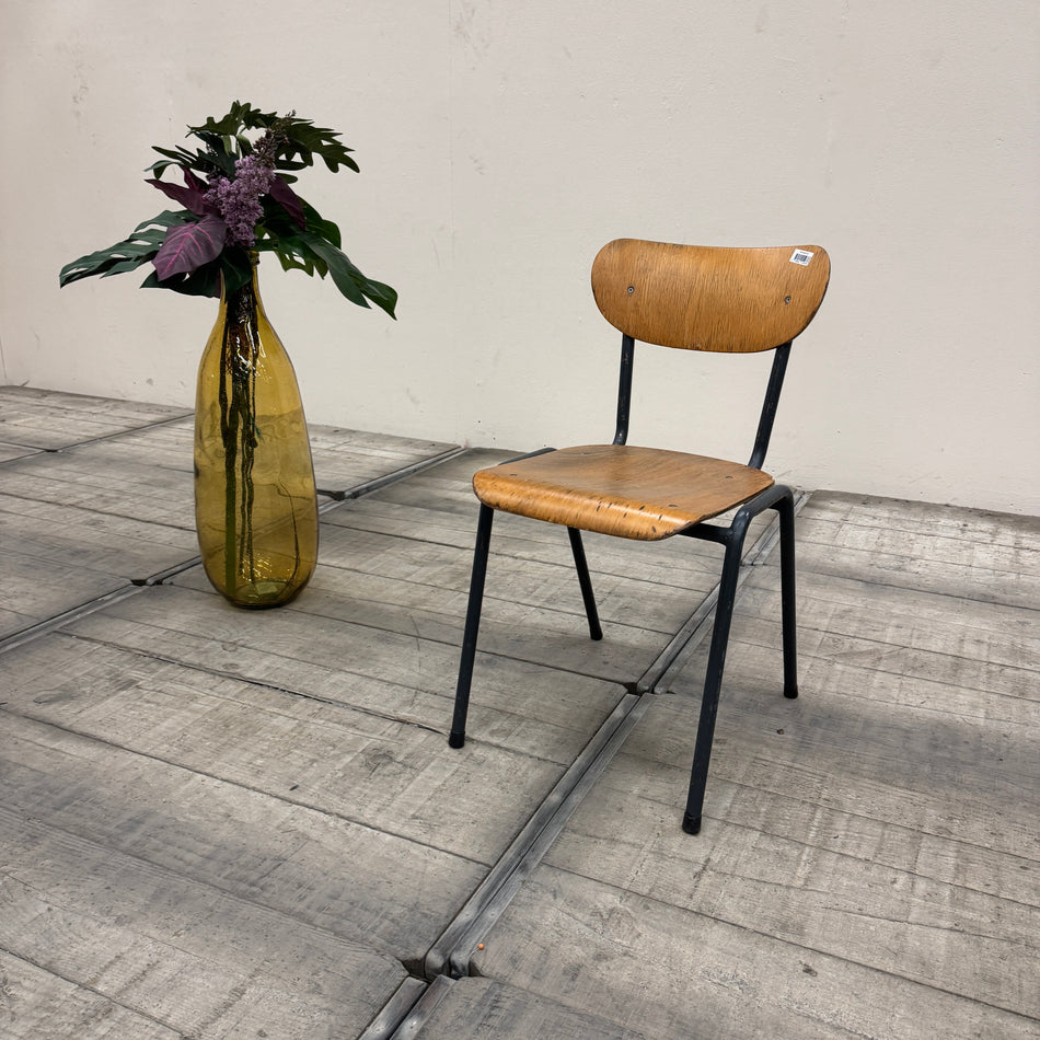 Vintage Schulstuhl Werkstattstuhl Stapelstuhl Pagholz Stuhl Gebraucht