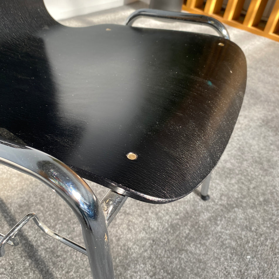 Stapelstuhl gebraucht schwarz Holz Stuhl