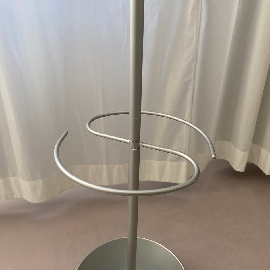 Zanotta Servomuto Schirmständer gebraucht silbern Metall aus Design-Hotel