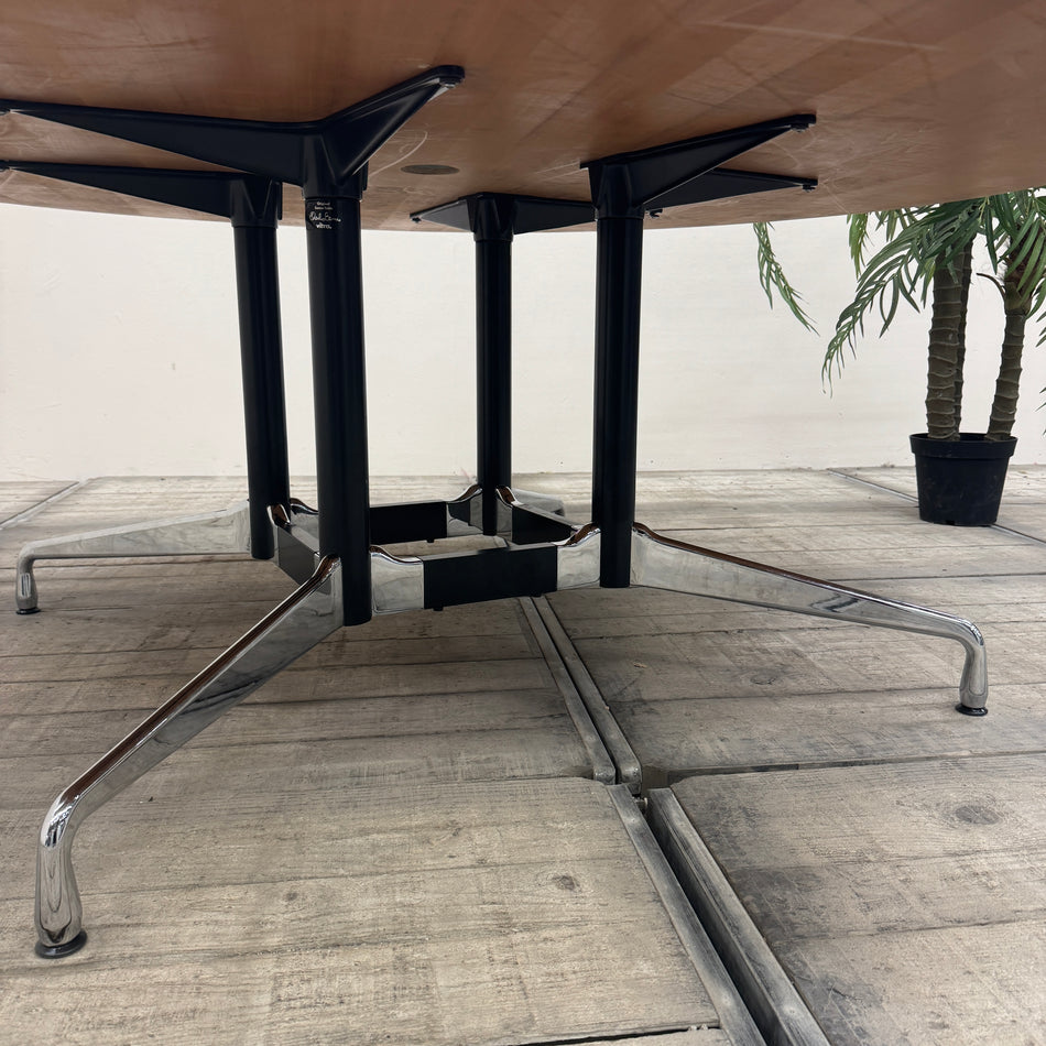 Vitra Eames Segmented Table Konferenztisch Eiche Rund 180cm  Design Tisch Gebrauchtu
