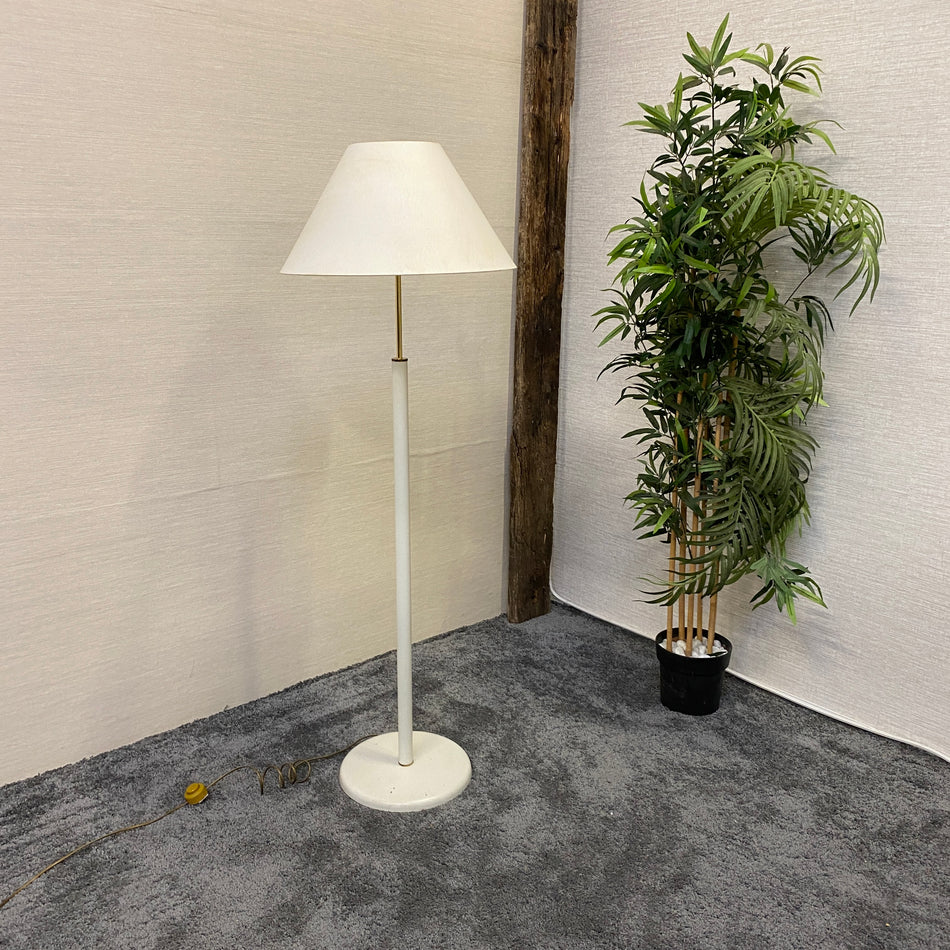 Elegante hellgraue Stehlampe mit Lampenschirm– klassisches Design – gebraucht