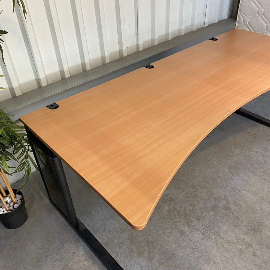 K+N Metra Bürotisch aus Buche –  Cockpit Tisch gebraucht