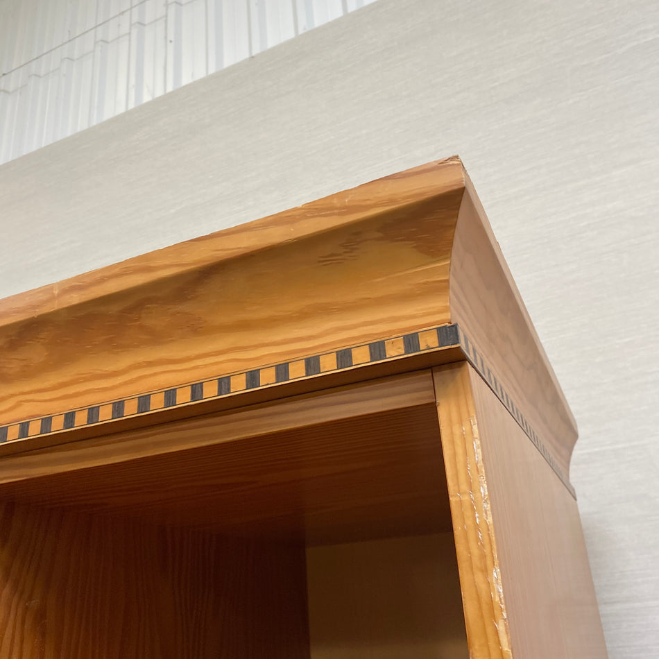 Großer Kleiderschrank R aus Kieferfurnier 3-türiger Schrank mit Kleiderstangen & Fächern gebraucht