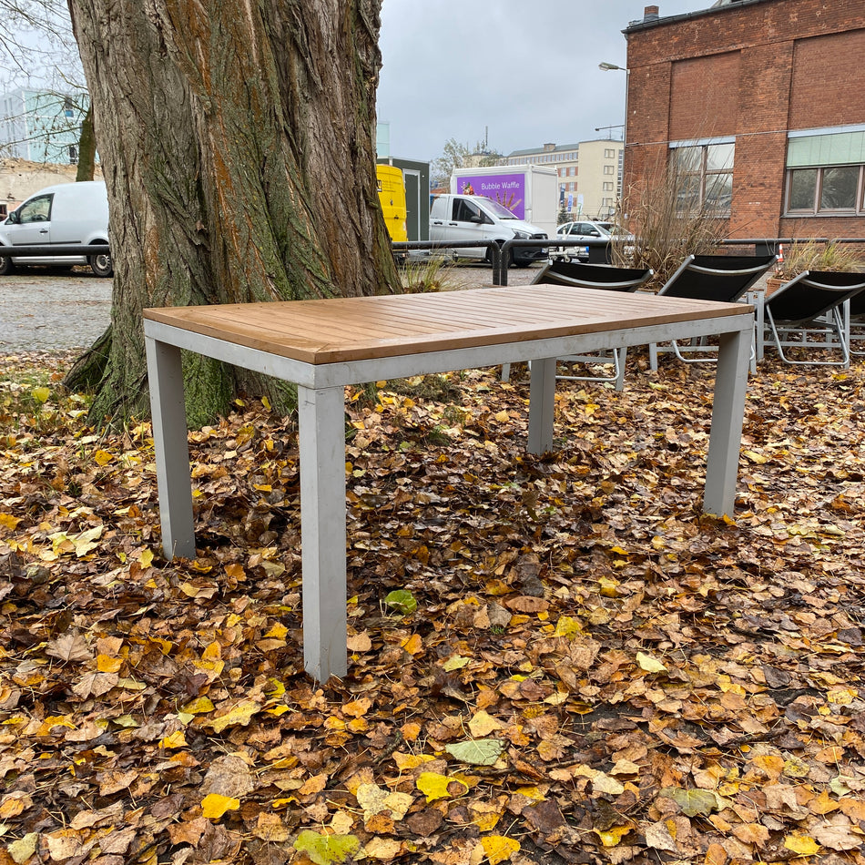 Gartentisch 160cm Aluminium mit Holzlatten – stabiler Outdoor Esstisch in modernem Design – gebraucht