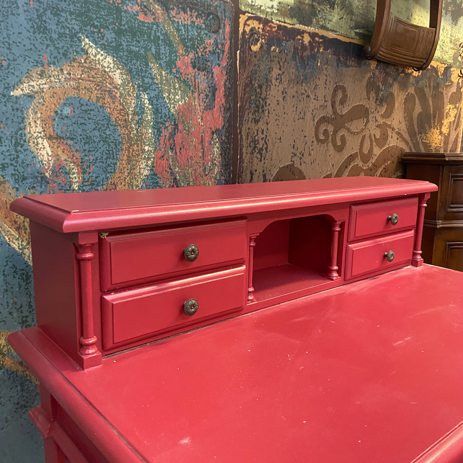 Roter Sekretär im Vintage-Stil mit vielen Schubladen – Tisch gebraucht