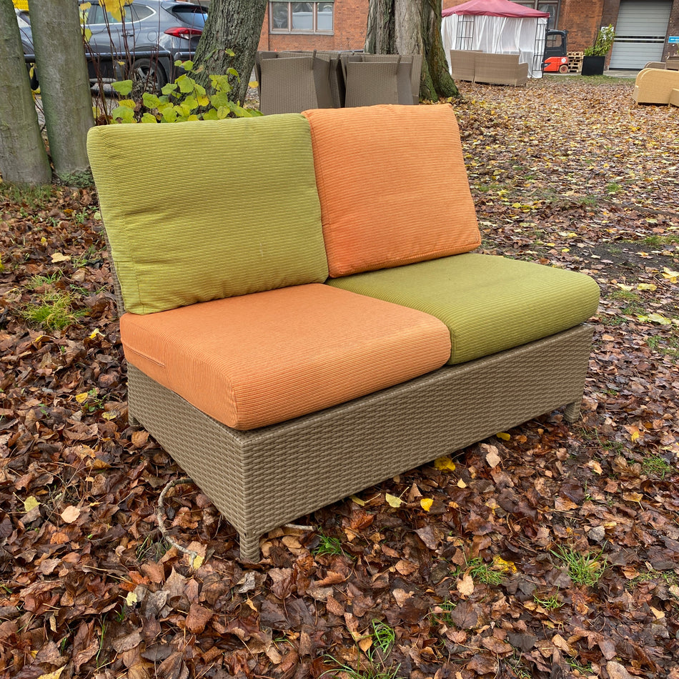 Outdoor Rattan Sofa gebraucht orange grün dunkel