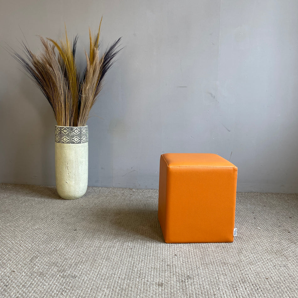 Kaikoon Sitzhocker gebraucht orange Hocker eckig