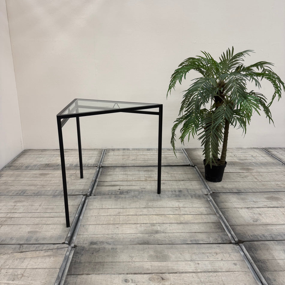 Beistelltisch schwarz Glas Eisen Tisch 95x110 Dreieckig Gebraucht