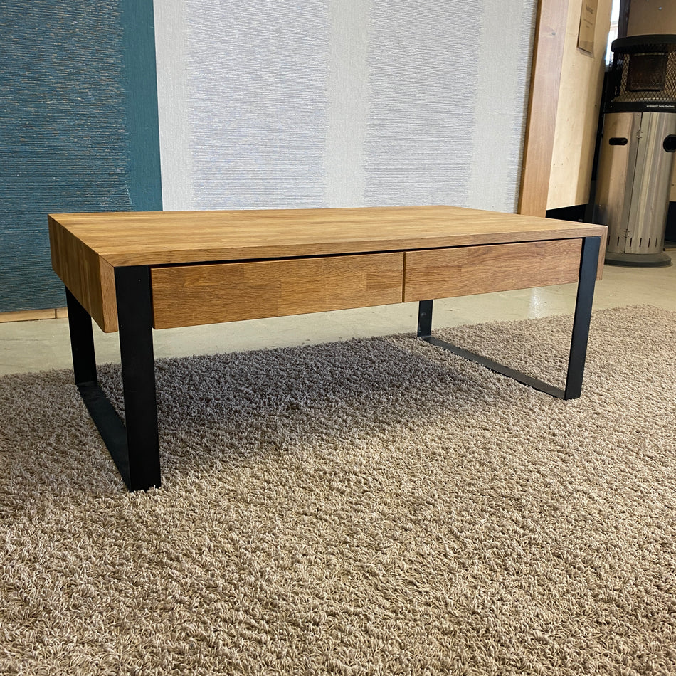 Couchtisch Catrilla aus Eiche Massivholz Metall