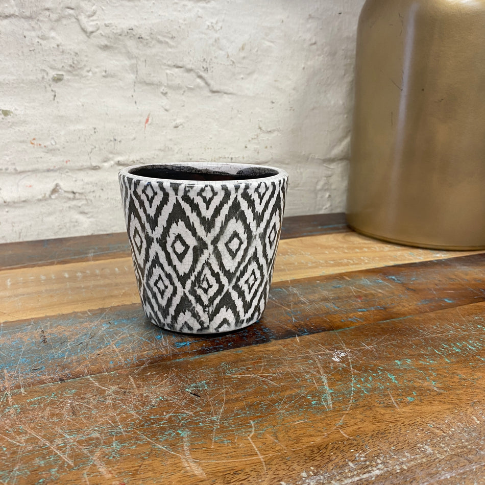 PTMD Beire S Ikat Blumentopf schwarz weiß Übertopf klein 10cm