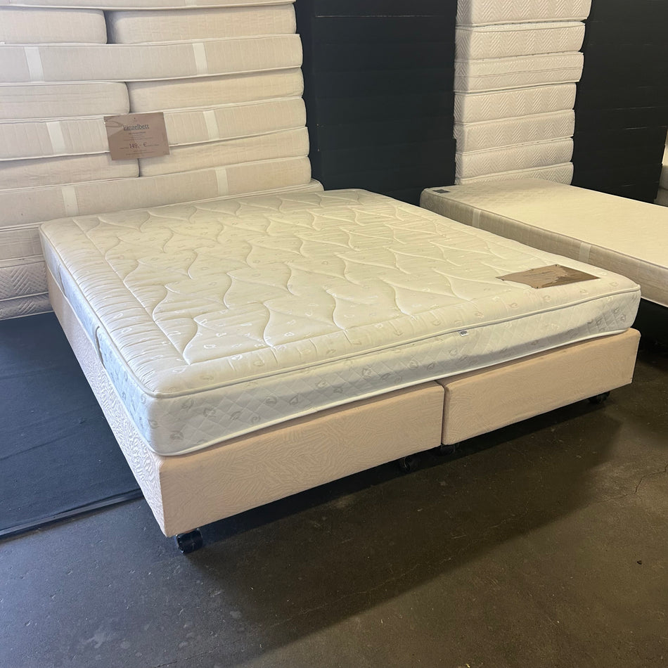 Boxspringbett gebraucht weiß 180x200 inkl. Matratze