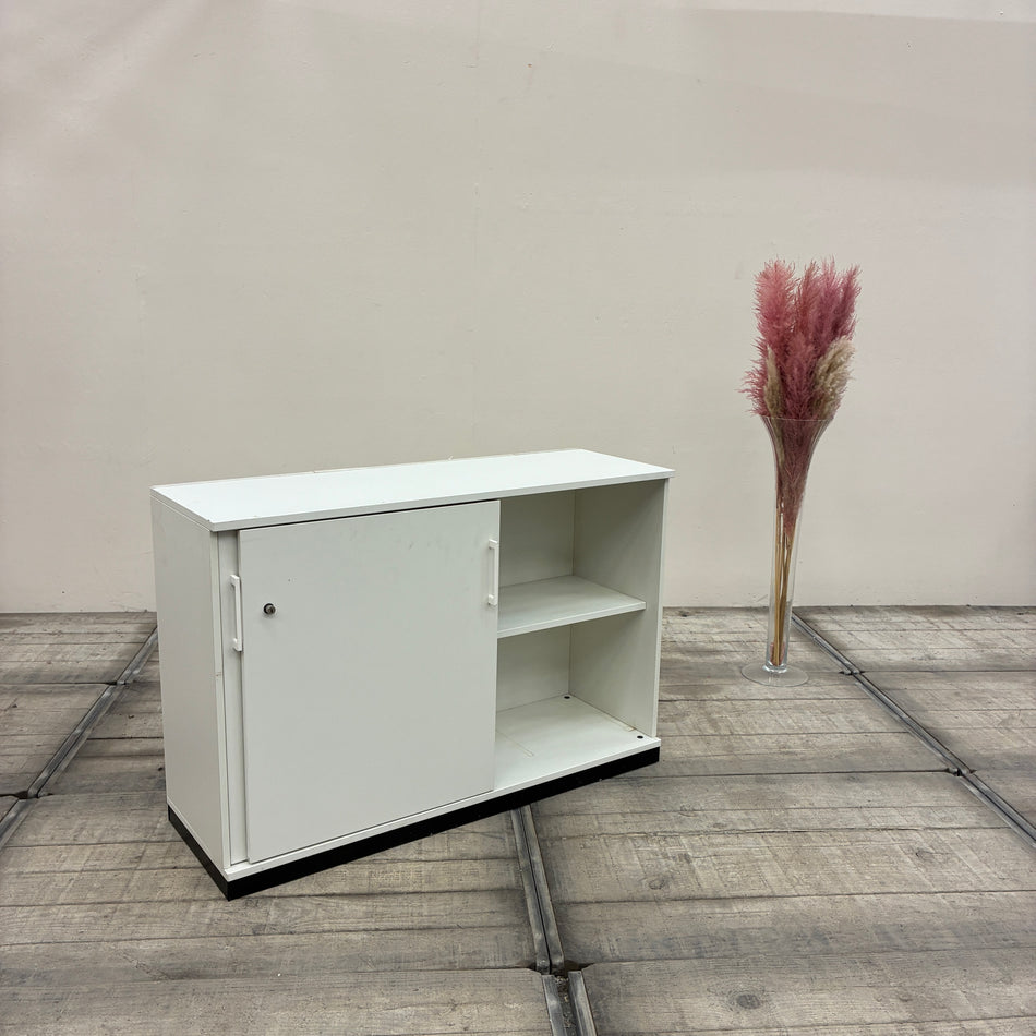 Kinnarps Schrank weiß Holz 2OH 2 Einlegeböden Sideboard Büro gebraucht