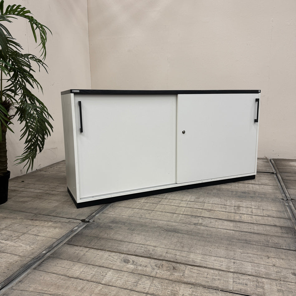 Palmberg 160 Schiebetürenschrank Sideboard Weiß Schwarz Büro Schrank Gebraucht