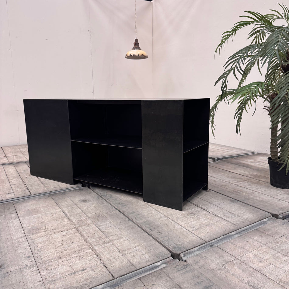 Industrial Design Sideboard Regal Schwarz Metall 5-Sterne Schlosshotel