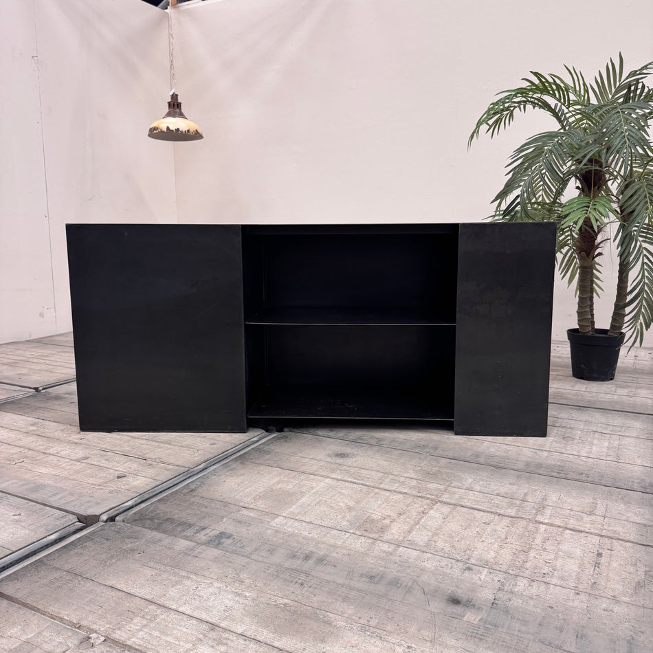 Industrial Design Sideboard Regal Schwarz Metall 5-Sterne Schlosshotel