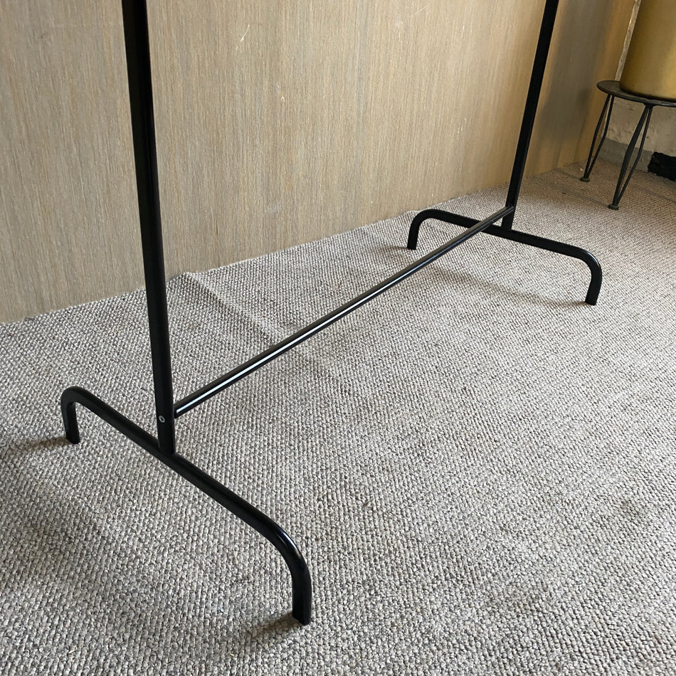 Garderobenständer gebraucht schwarz Metall  150cm