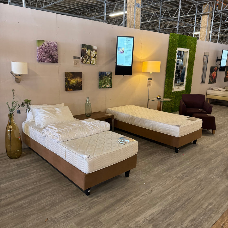 Hilton Davos Schweiz Komplettzimmer mit Einzelbetten & Schlafcouch Twin Zimmer