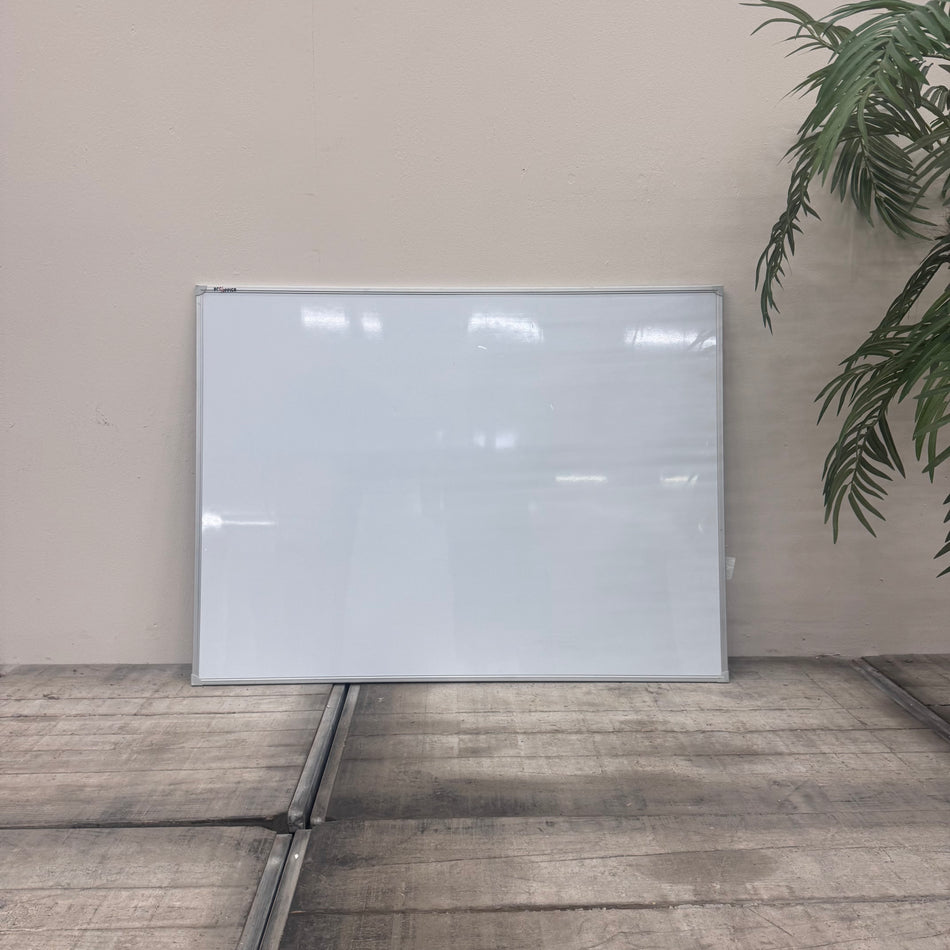 Whiteboard 90x120 Schreibtafel Weiß Metallrahmen Magnetisch Bürobedarf Gebraucht