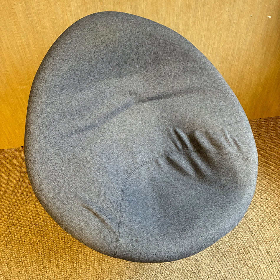 Artifort Big Globe Sessel gebraucht blaugrau Design Hotel