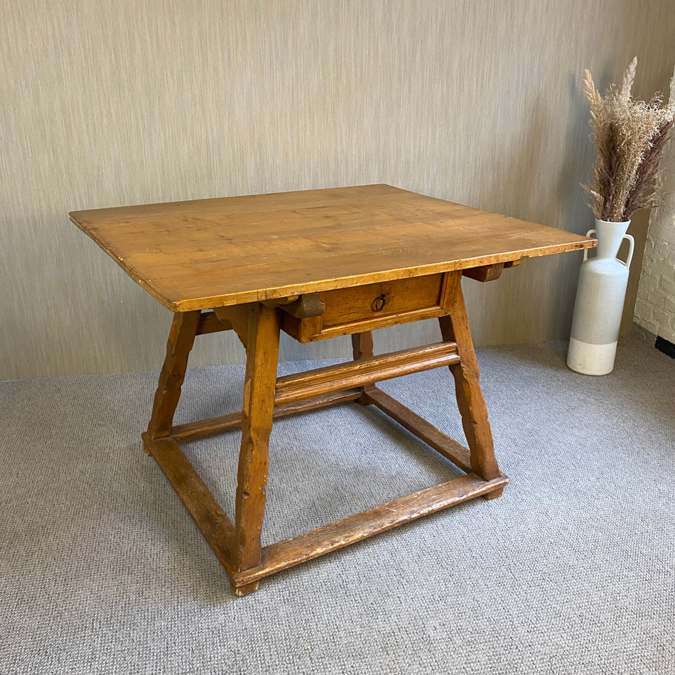 Esstisch antik Weichholz Massivholz vintage Tisch mit Schublade Bauerntisch
