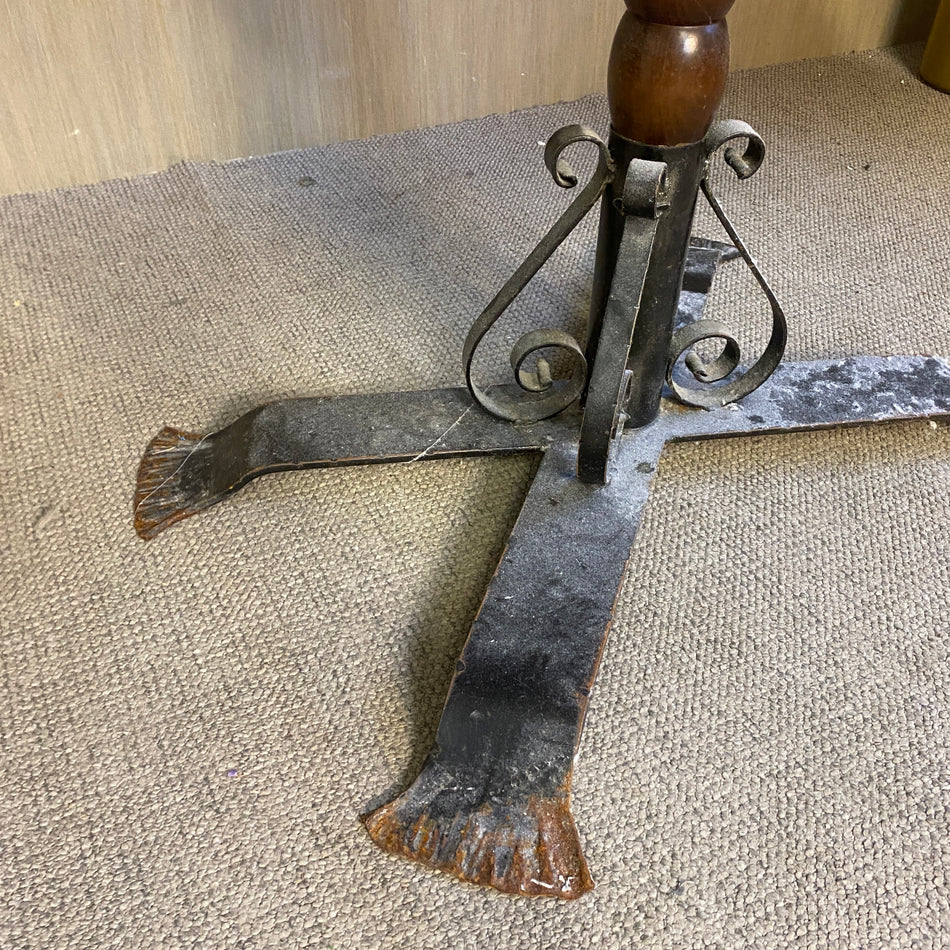 Vintage Bistrotisch mit Gusseisenfuß – rechteckiger Holztisch im Industrial Stil Tisch gebraucht