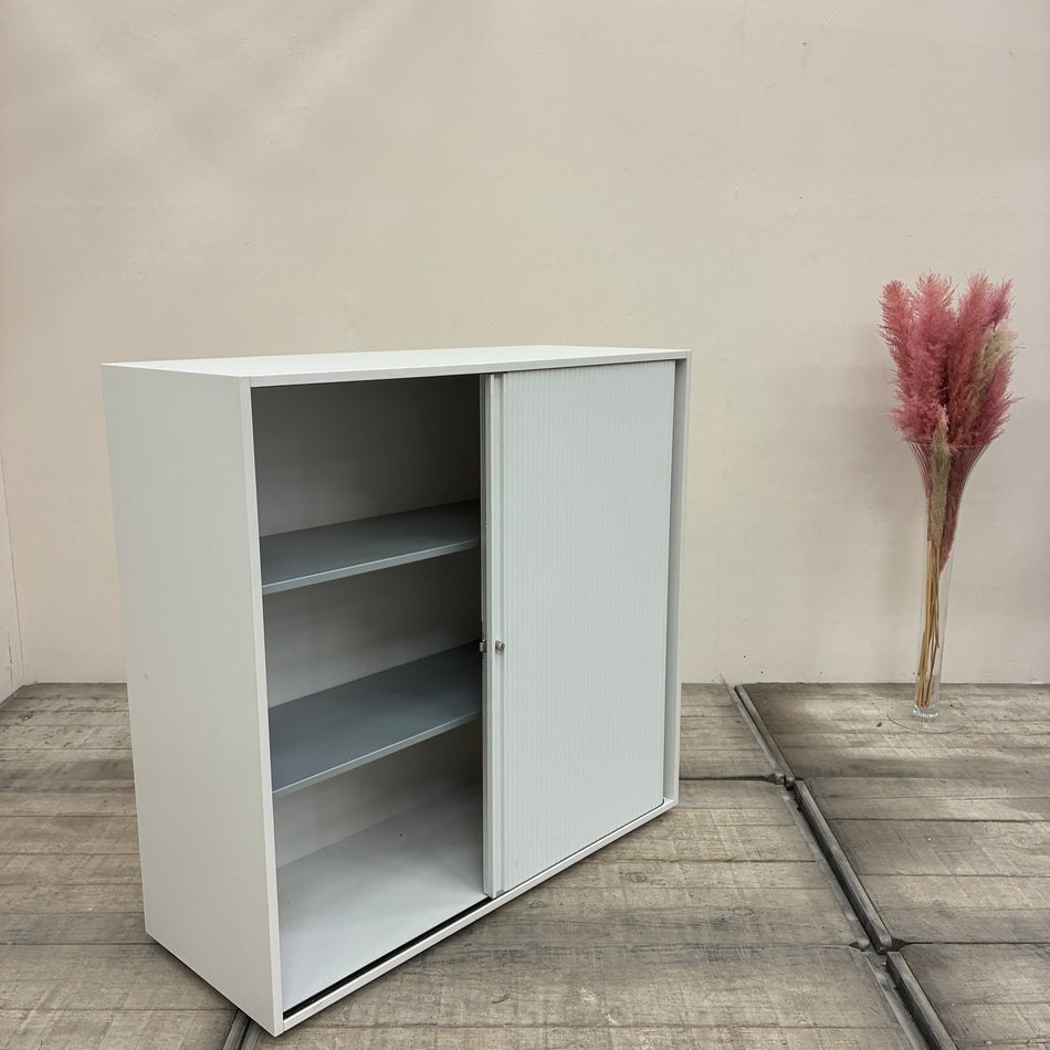 Planmöbel Highboard Weiß Holz 2OH 2 Einlegeböden Schiebetürenschrank Büro Schrank Gebraucht