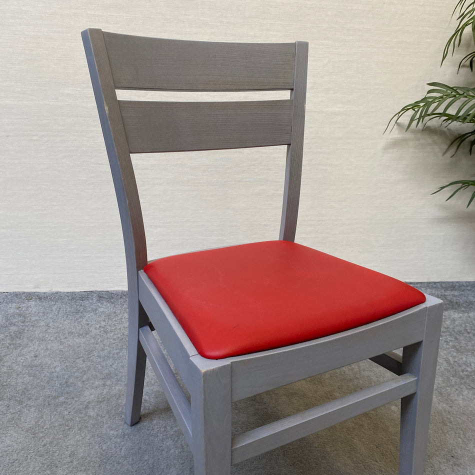 Stuhl gebraucht hellgrau Holz Leder hell rot Esszimmerstuhl