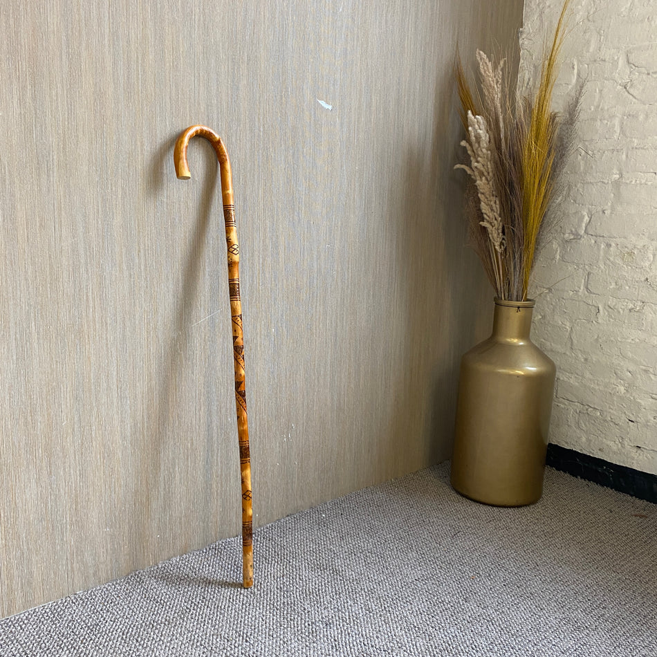 Gehstock antik Holz mit Schnitzerei 90cm Wanderstock