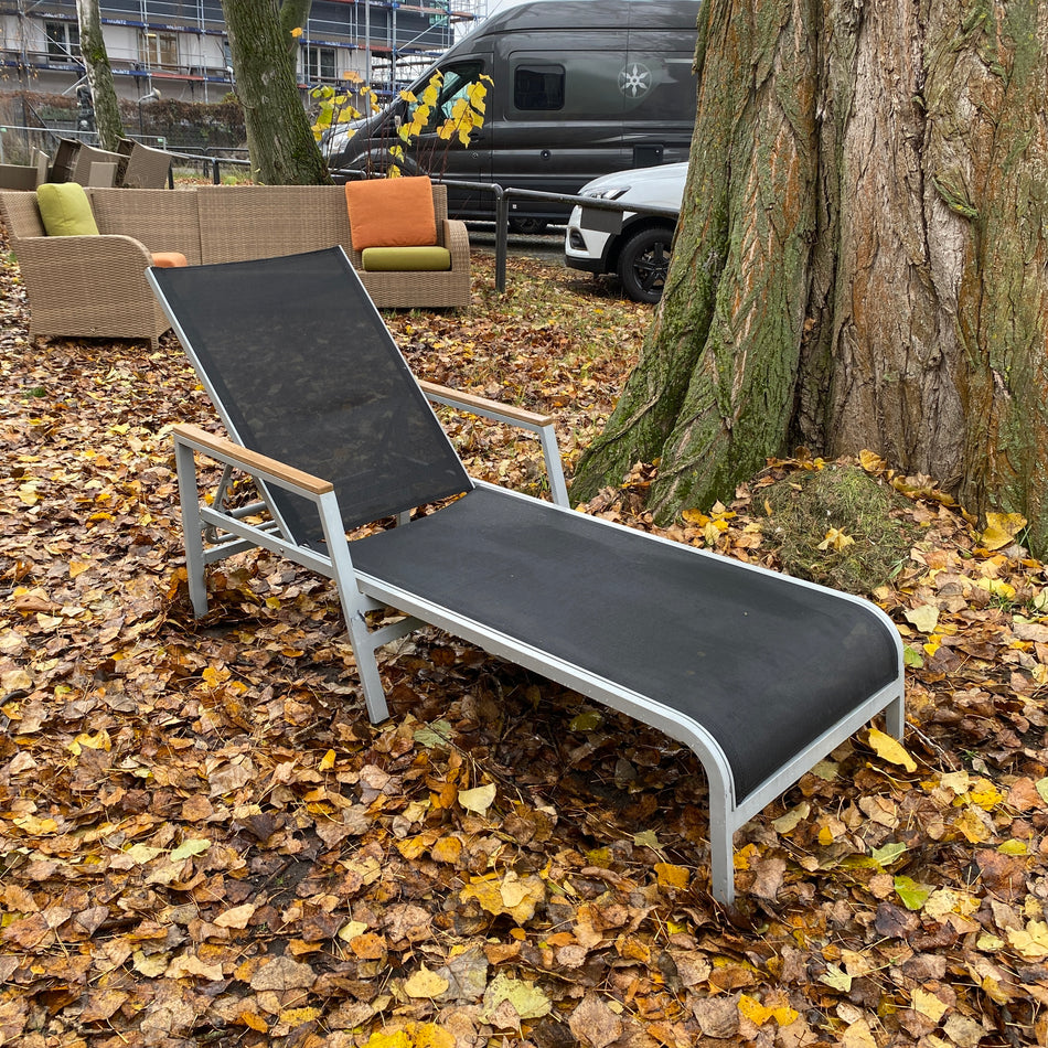 Gartenliege Aluminium mit Textilene & Holzarmlehnen – verstellbare Outdoor Liege – gebraucht